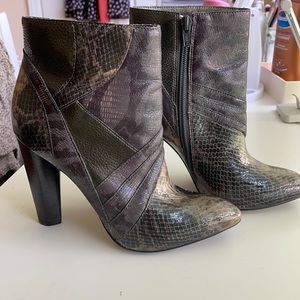 Carlos Santana Women’s Iconoclast Ankle Boots